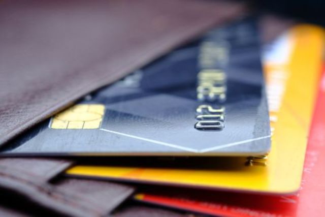 In arrivo detrazioni fiscali e incentivi solo per chi usa bancomat o carta di credito?